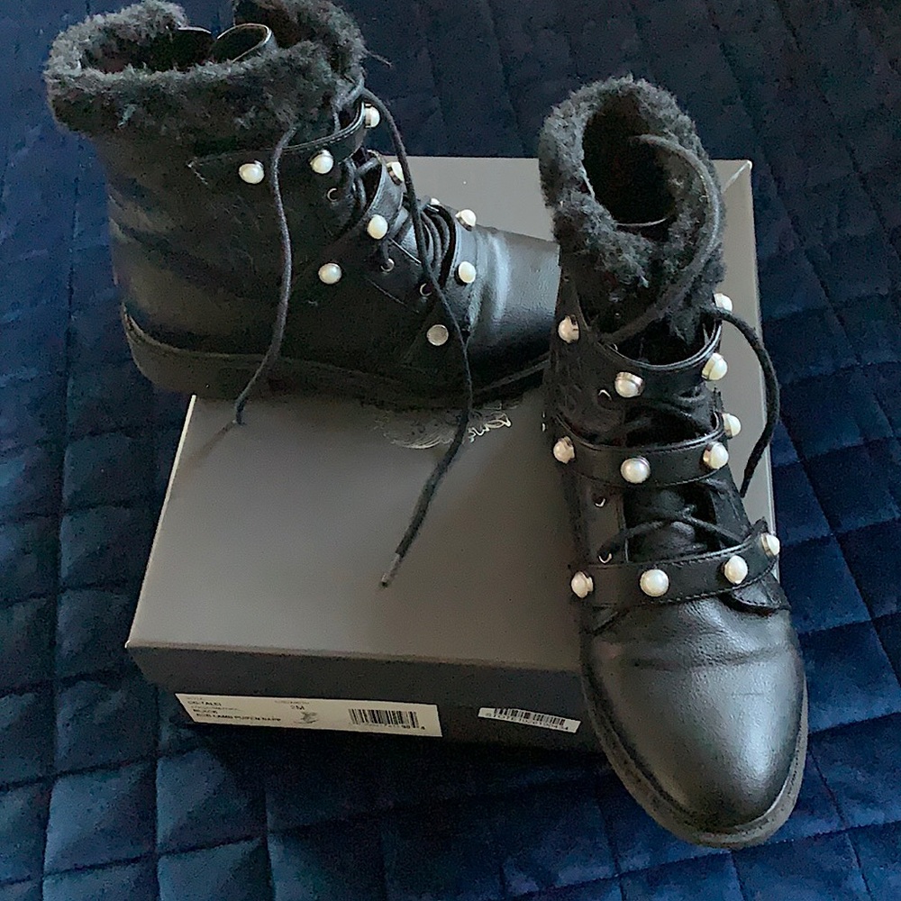 Girls size 2 Vince Camuto fur top boots